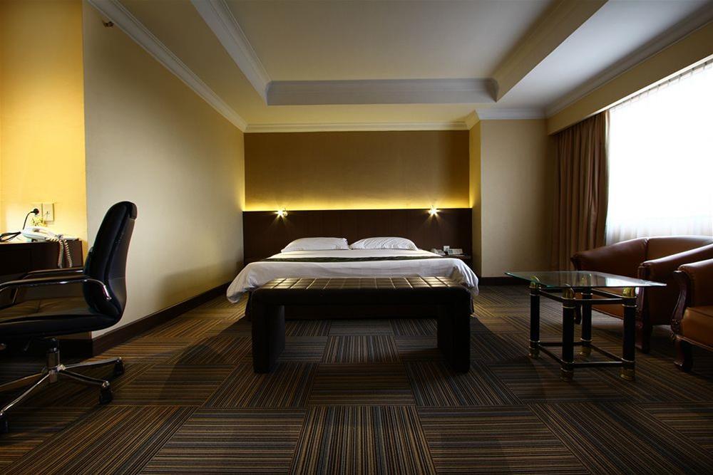 Aiho Hotel Medan Dış mekan fotoğraf